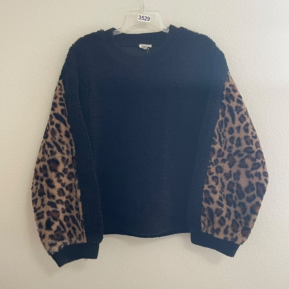 POL Sherpa Leopard Print Sleeve Side zippers Sweater M Mob Wife Boho Oversized